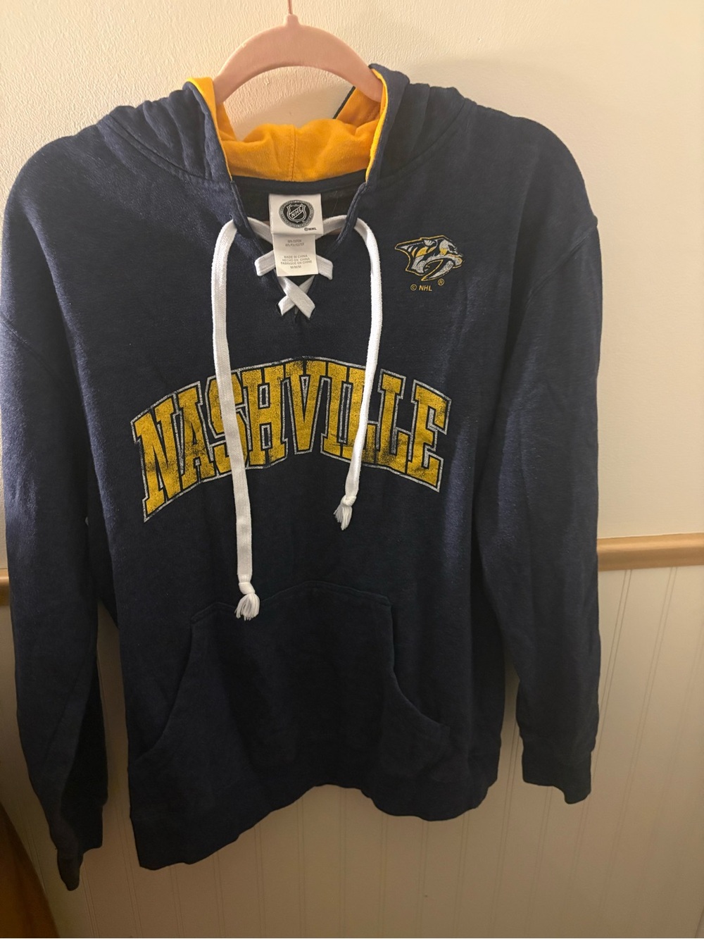 NHL Nashville Predators Women’s M Navy Lace Up Pullover Hockey Hoodie